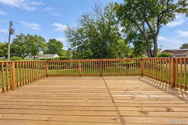 150 N Saint Charles Street, Florissant, MO 63031