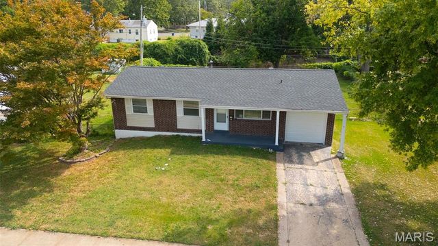 150 N Saint Charles Street, Florissant, MO 63031