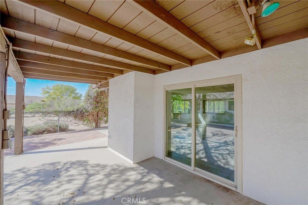 Image 27 of property listing at 16385 Nosoni Road, Apple Valley, CA 92307