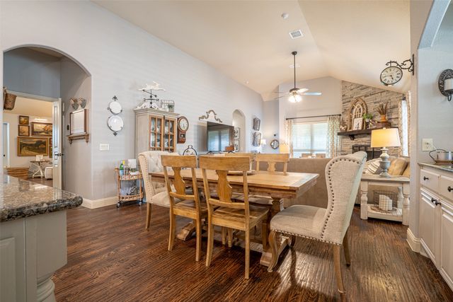 617 Fox Creek Trail, Fort Worth, TX 76131