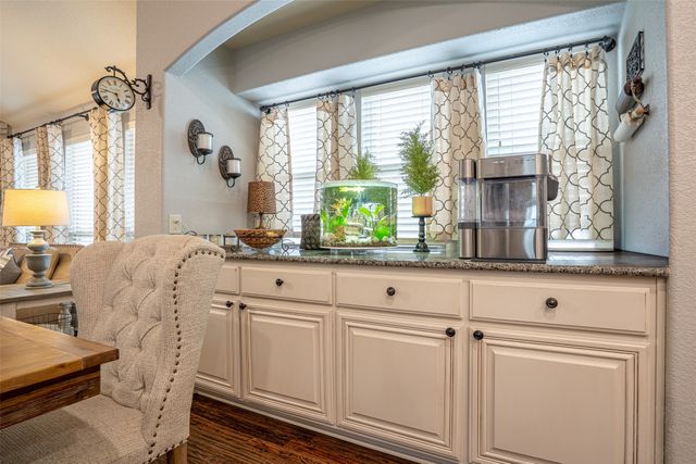 617 Fox Creek Trail, Fort Worth, TX 76131