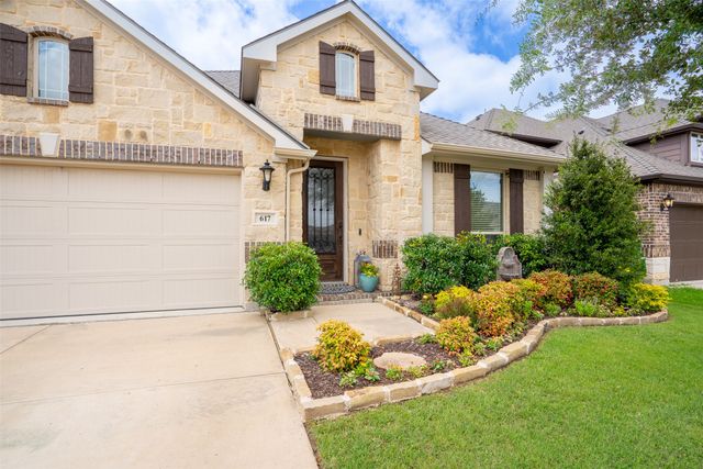 617 Fox Creek Trail, Fort Worth, TX 76131
