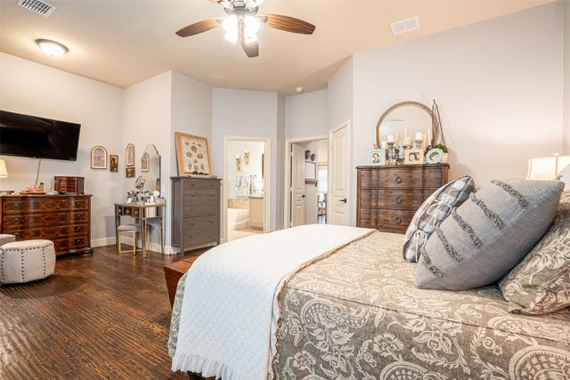 617 Fox Creek Trail, Fort Worth, TX 76131