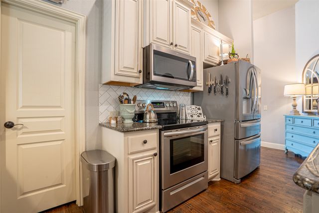 617 Fox Creek Trail, Fort Worth, TX 76131