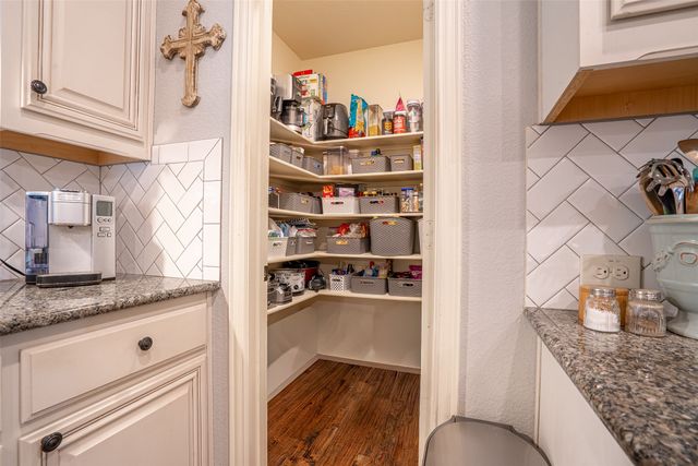 617 Fox Creek Trail, Fort Worth, TX 76131