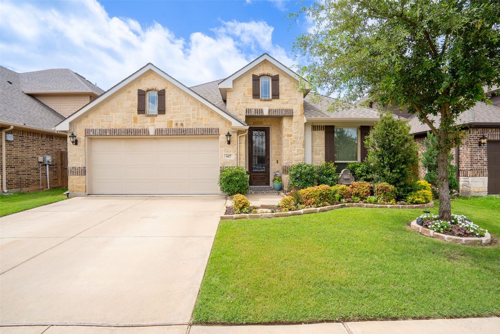 617 Fox Creek Trail, Fort Worth, TX 76131