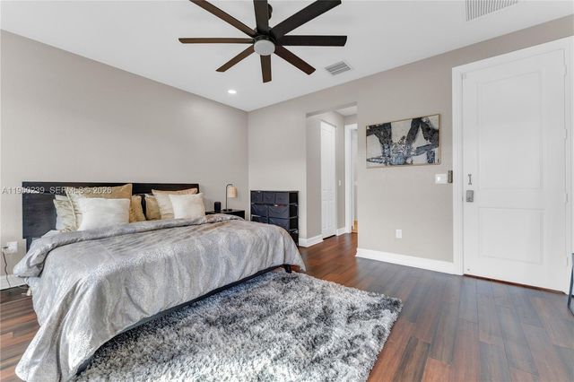 11537 SW 13th Ct, Pembroke Pines, FL 33025