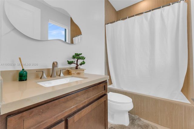 11537 SW 13th Ct, Pembroke Pines, FL 33025