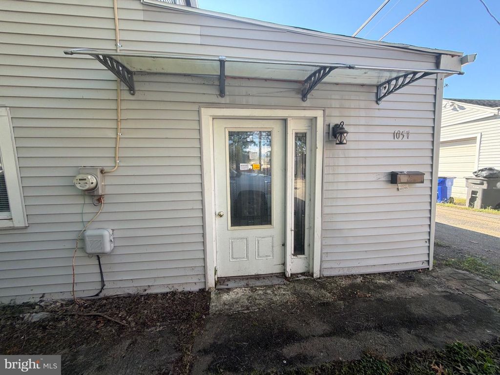 1057 SOUTH ST #REAR, POTTSTOWN, PA 19464 — photo 2