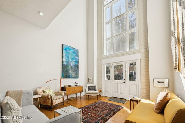 2525 COLLEGE Street 1115, Jacksonville, FL 32204