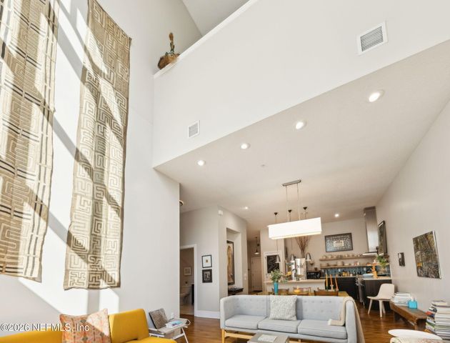 2525 COLLEGE Street 1115, Jacksonville, FL 32204