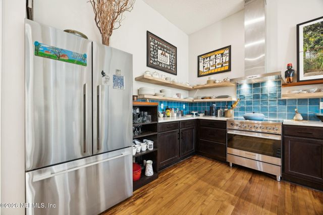 2525 COLLEGE Street 1115, Jacksonville, FL 32204