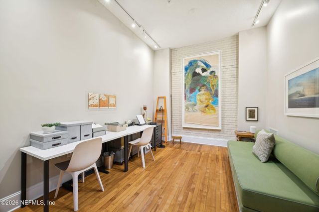 2525 COLLEGE Street 1115, Jacksonville, FL 32204