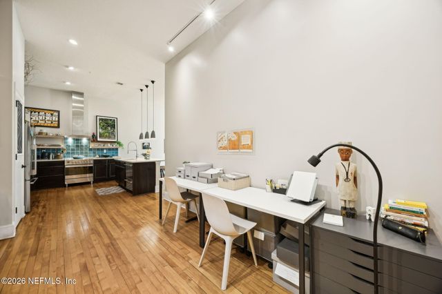 2525 COLLEGE Street 1115, Jacksonville, FL 32204