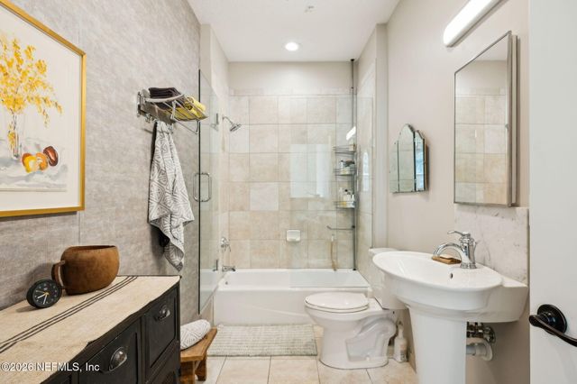 2525 COLLEGE Street 1115, Jacksonville, FL 32204