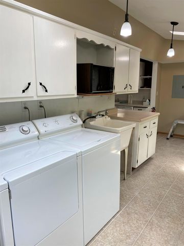 5003 White Oak Lane, Valparaiso, IN 46383