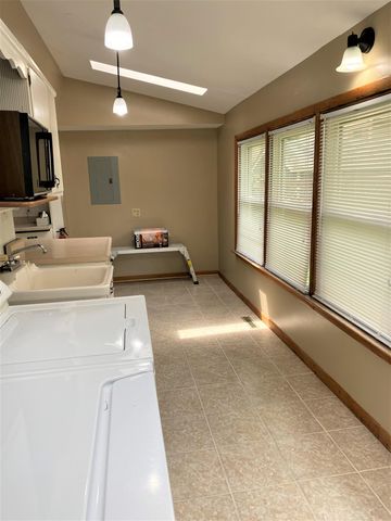 5003 White Oak Lane, Valparaiso, IN 46383