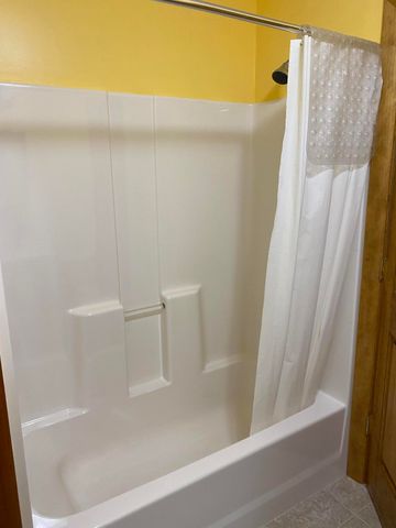 5003 White Oak Lane, Valparaiso, IN 46383