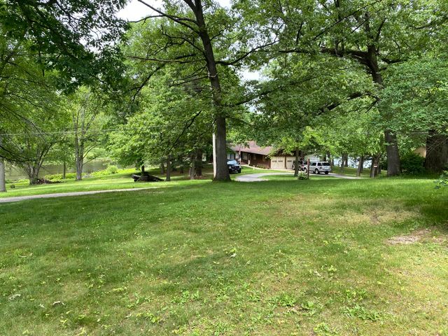 5003 White Oak Lane, Valparaiso, IN 46383