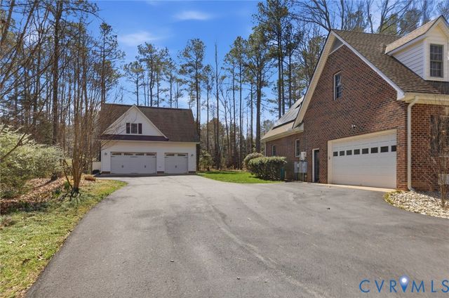 2604 E Maple Grove Ln, Powhatan, VA 23139