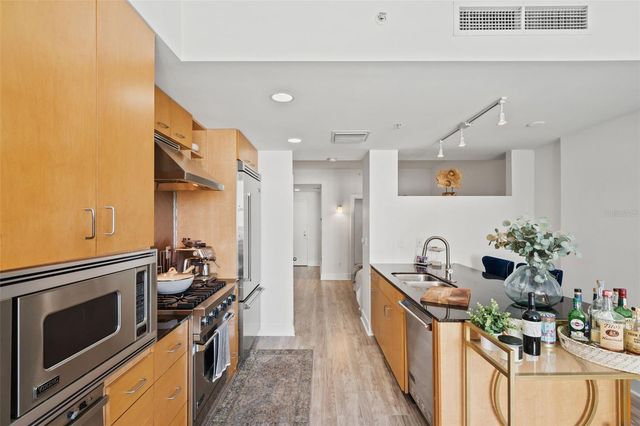 1120 E KENNEDY BOULEVARD 1524, Tampa, FL 33602