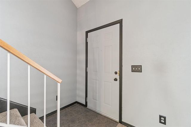 11120 Stratford Drive 220, Oklahoma City, OK 73120