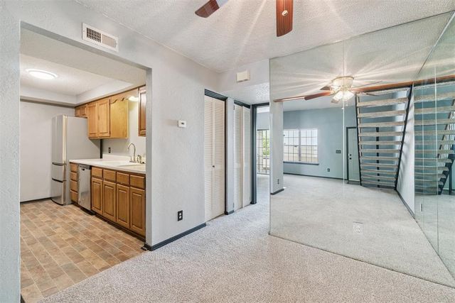 11120 Stratford Drive 220, Oklahoma City, OK 73120