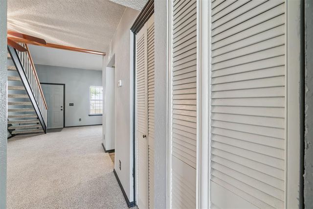 11120 Stratford Drive 220, Oklahoma City, OK 73120