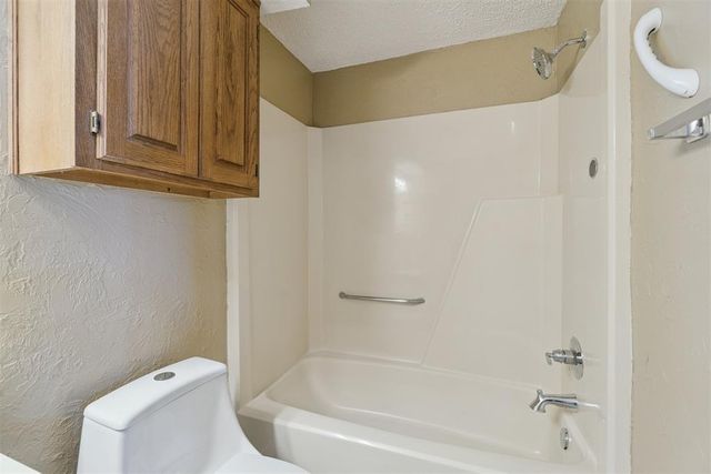 11120 Stratford Drive 220, Oklahoma City, OK 73120