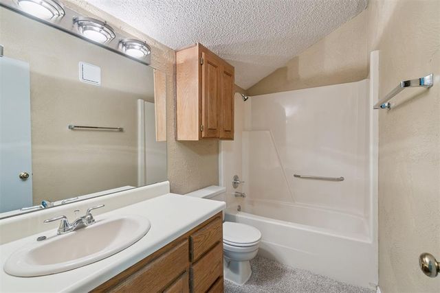 11120 Stratford Drive 220, Oklahoma City, OK 73120