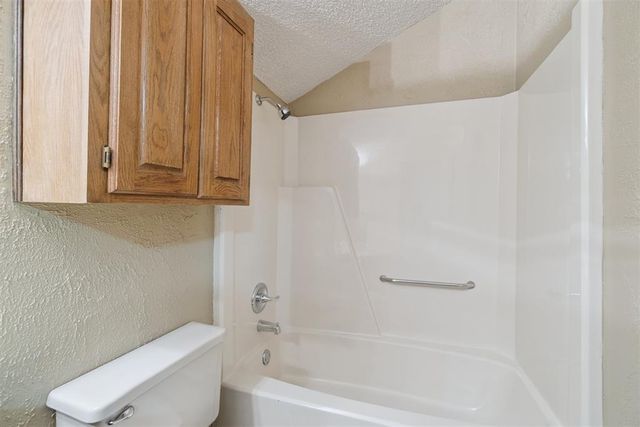 11120 Stratford Drive 220, Oklahoma City, OK 73120