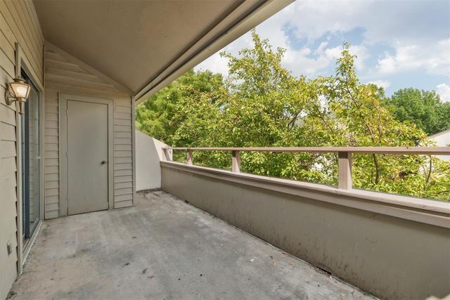 11120 Stratford Drive 220, Oklahoma City, OK 73120