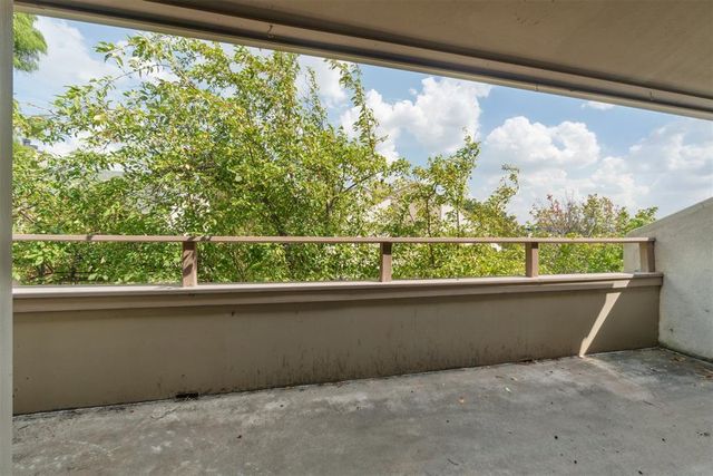 11120 Stratford Drive 220, Oklahoma City, OK 73120