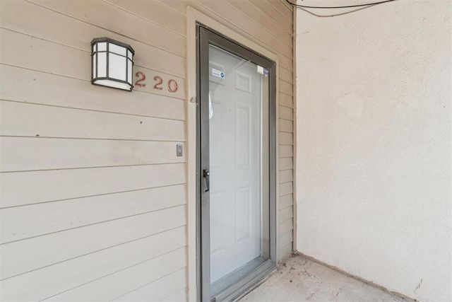 11120 Stratford Drive 220, Oklahoma City, OK 73120