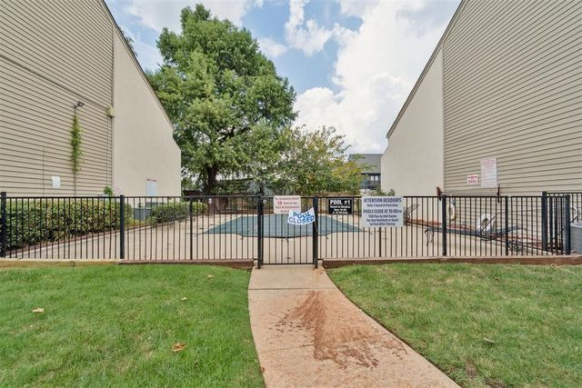 11120 Stratford Drive 220, Oklahoma City, OK 73120