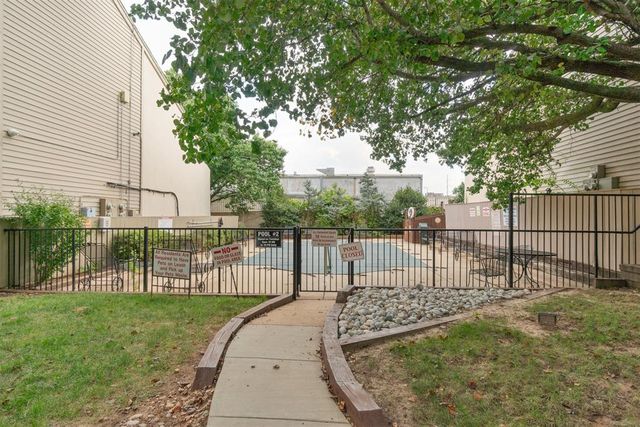 11120 Stratford Drive 220, Oklahoma City, OK 73120