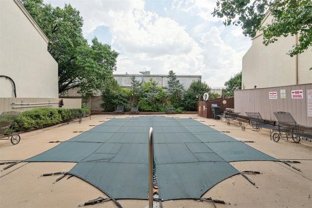 11120 Stratford Drive 220, Oklahoma City, OK 73120