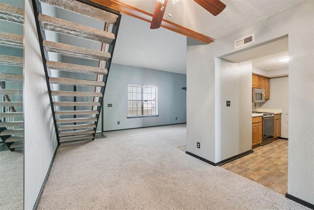 11120 Stratford Drive 220, Oklahoma City, OK 73120