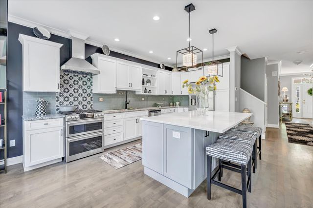 24 Ridgewood Drive 24, Middlebury, CT 06762