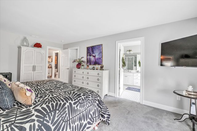 24 Ridgewood Drive 24, Middlebury, CT 06762