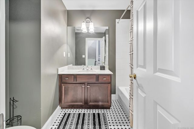 24 Ridgewood Drive 24, Middlebury, CT 06762