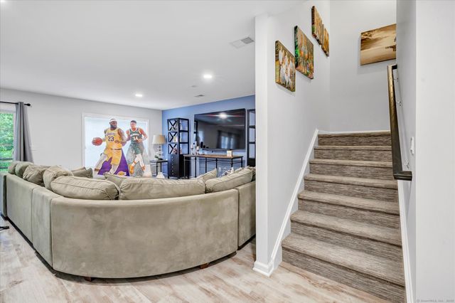 24 Ridgewood Drive 24, Middlebury, CT 06762