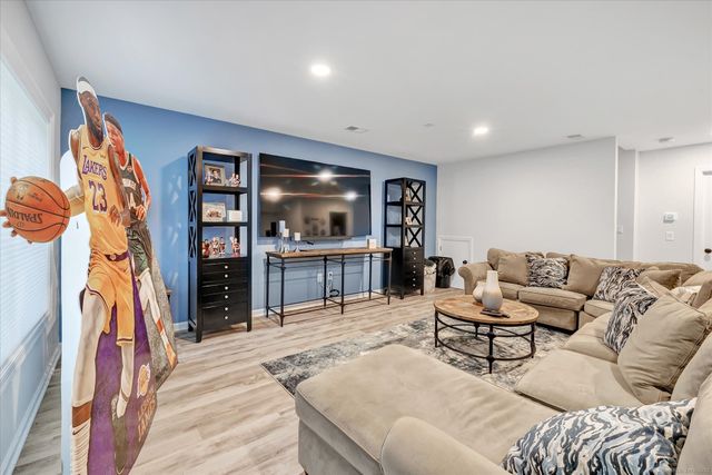 24 Ridgewood Drive 24, Middlebury, CT 06762