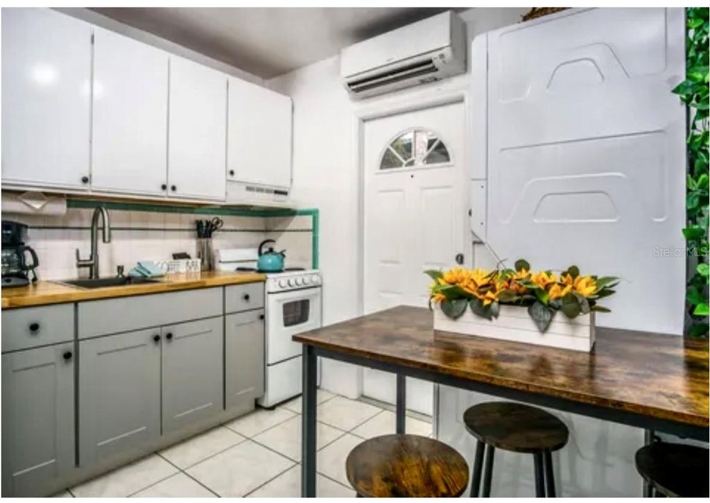 Image 21 of property listing at 1119 SIMONTON STREET A1, A2, C1, Key West, FL 33040