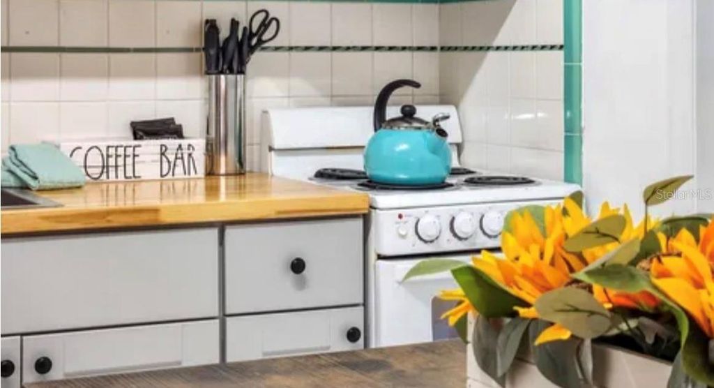 Image 22 of property listing at 1119 SIMONTON STREET A1, A2, C1, Key West, FL 33040