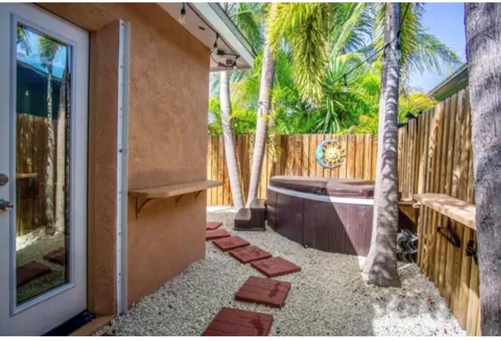 Image 28 of property listing at 1119 SIMONTON STREET A1, A2, C1, Key West, FL 33040