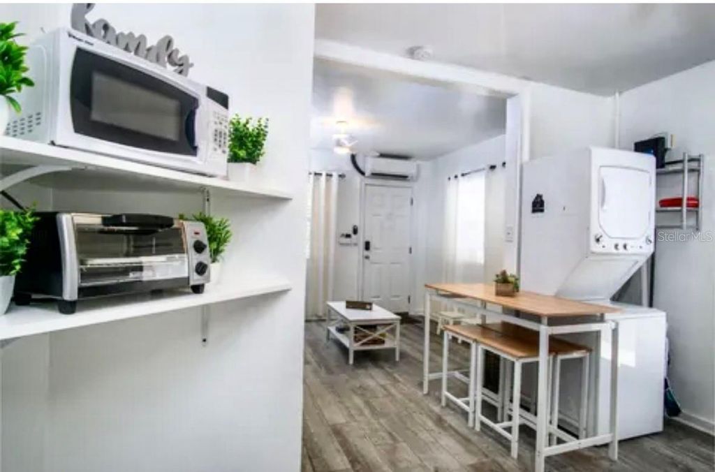 Image 7 of property listing at 1119 SIMONTON STREET A1, A2, C1, Key West, FL 33040