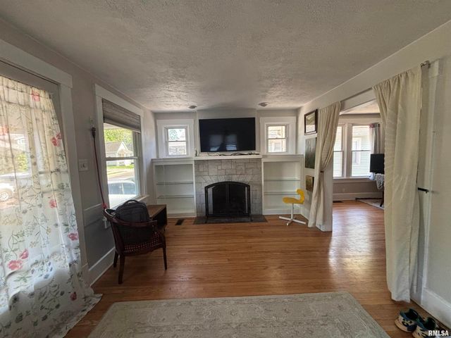 517 S PARK Street, Springfield, IL 62704