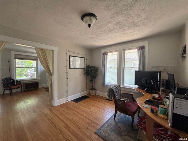 517 S PARK Street, Springfield, IL 62704