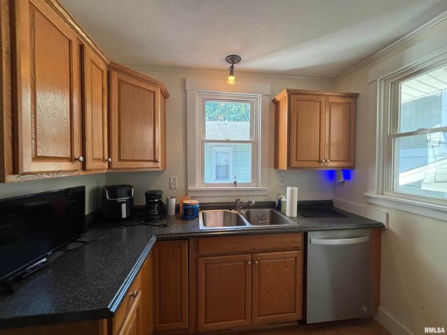517 S PARK Street, Springfield, IL 62704